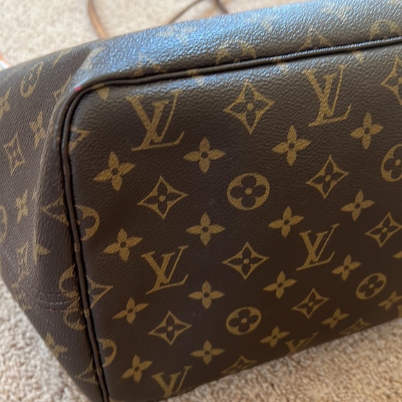 Authentic Neverfull GM Monogram PINK inside lining comes with receipt 2018 - Picture 9 of 17